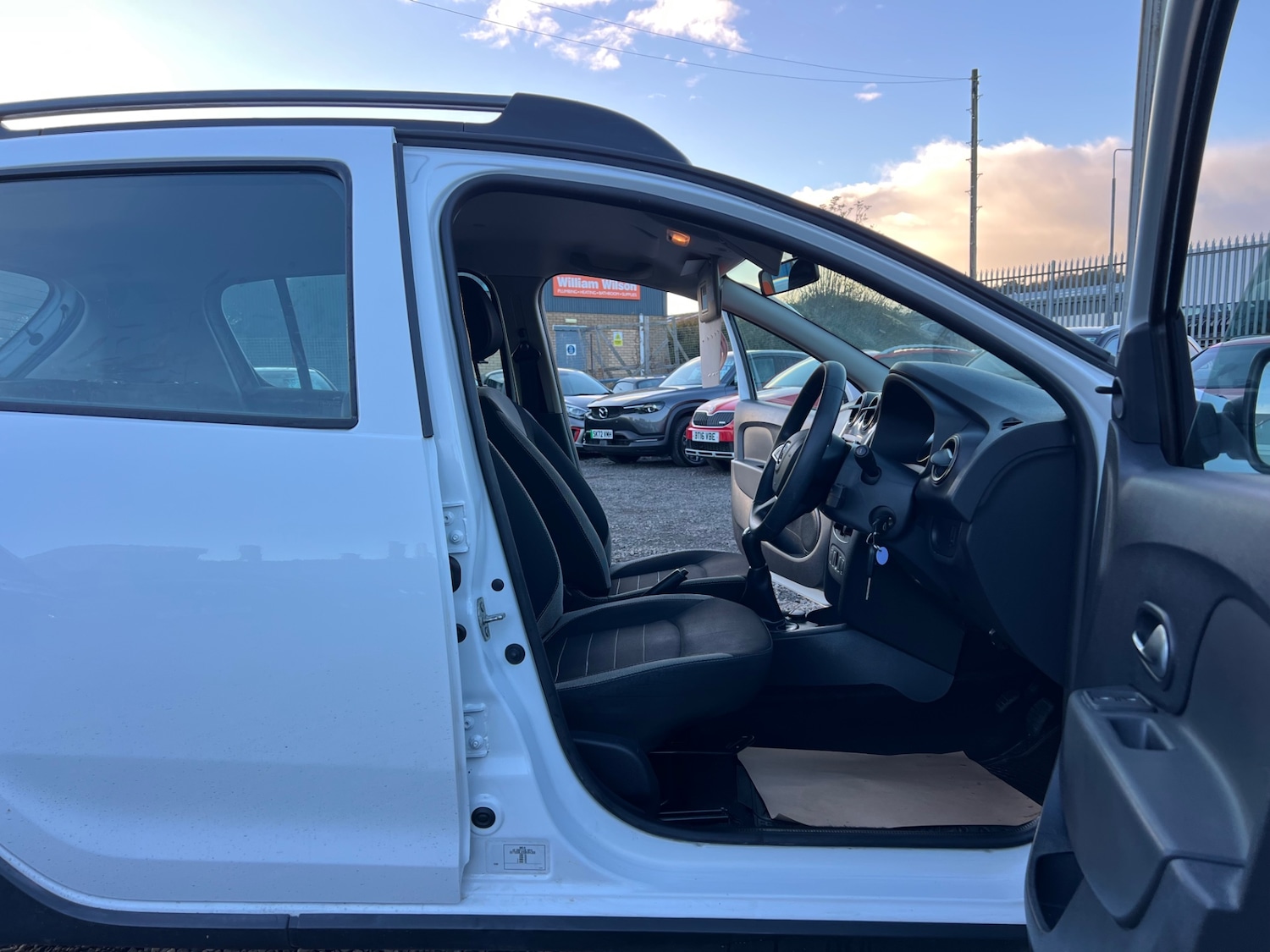 Used Dacia Sandero Stepway 2017 for sale - 76384137: Photo 9