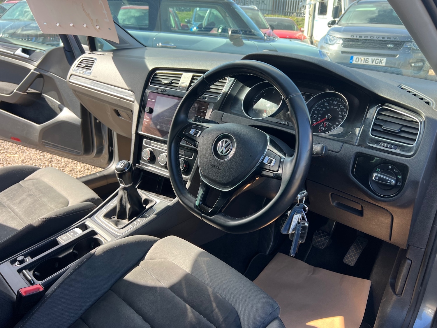 Used Volkswagen Golf 2017 for sale - 76198573: Photo 10