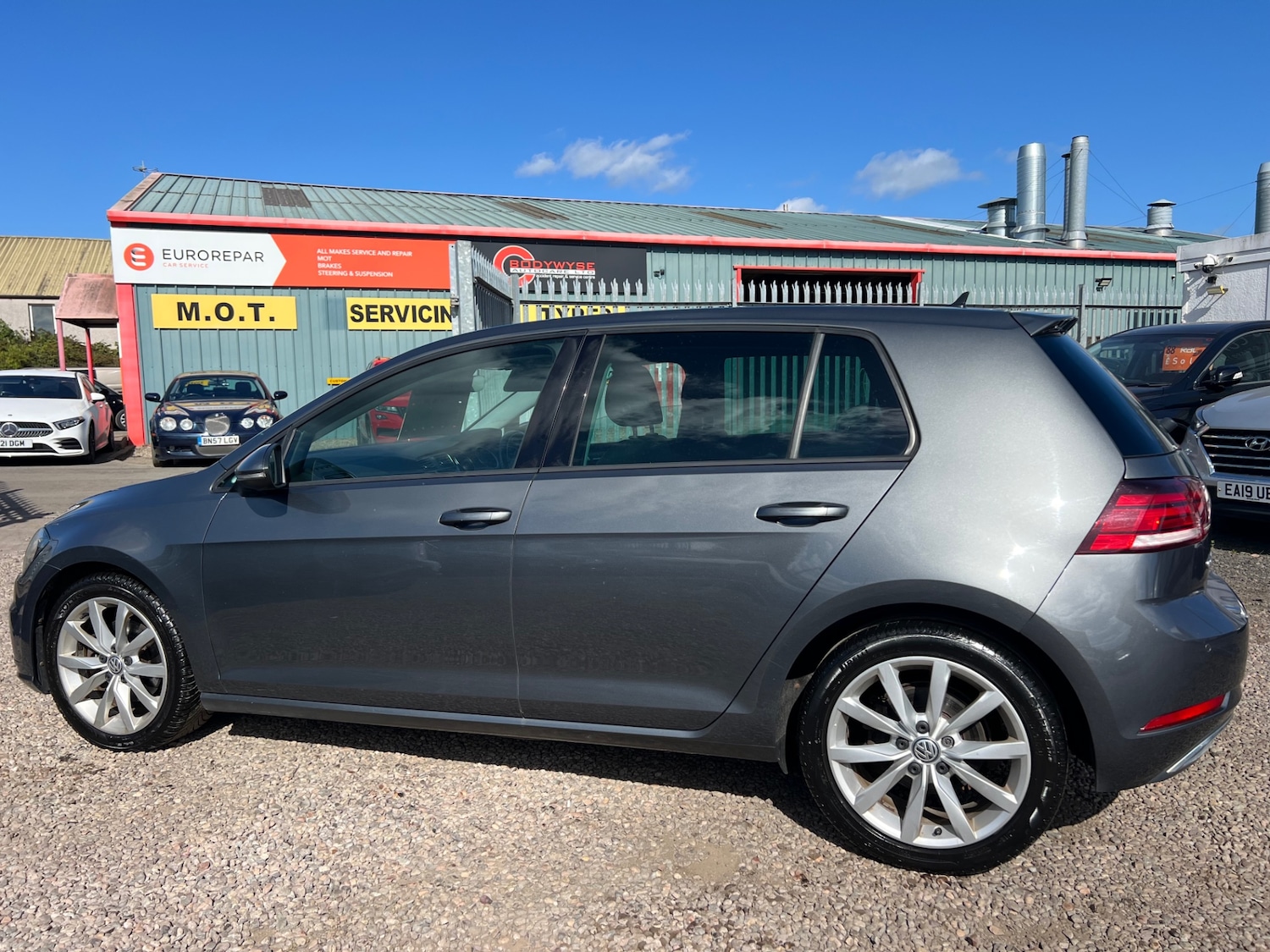 Used Volkswagen Golf 2017 for sale - 76198573: Photo 6
