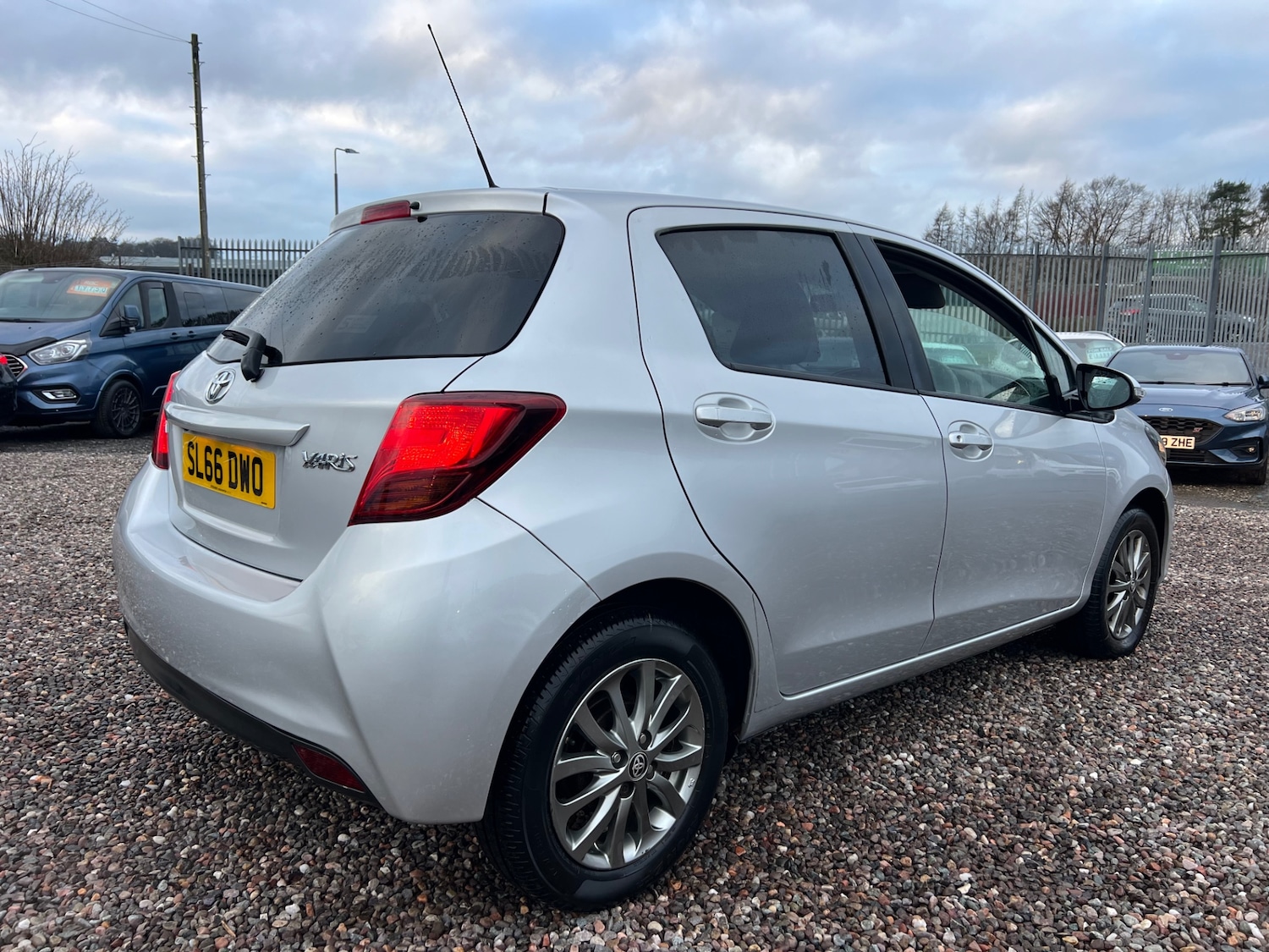 Used Toyota Yaris 2016 for sale - 77501540: Photo 2