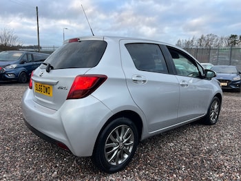 Used Toyota Yaris 2016 for sale - 77501540: Photo