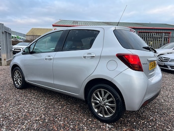 Used Toyota Yaris 2016 for sale - 77501540: Photo