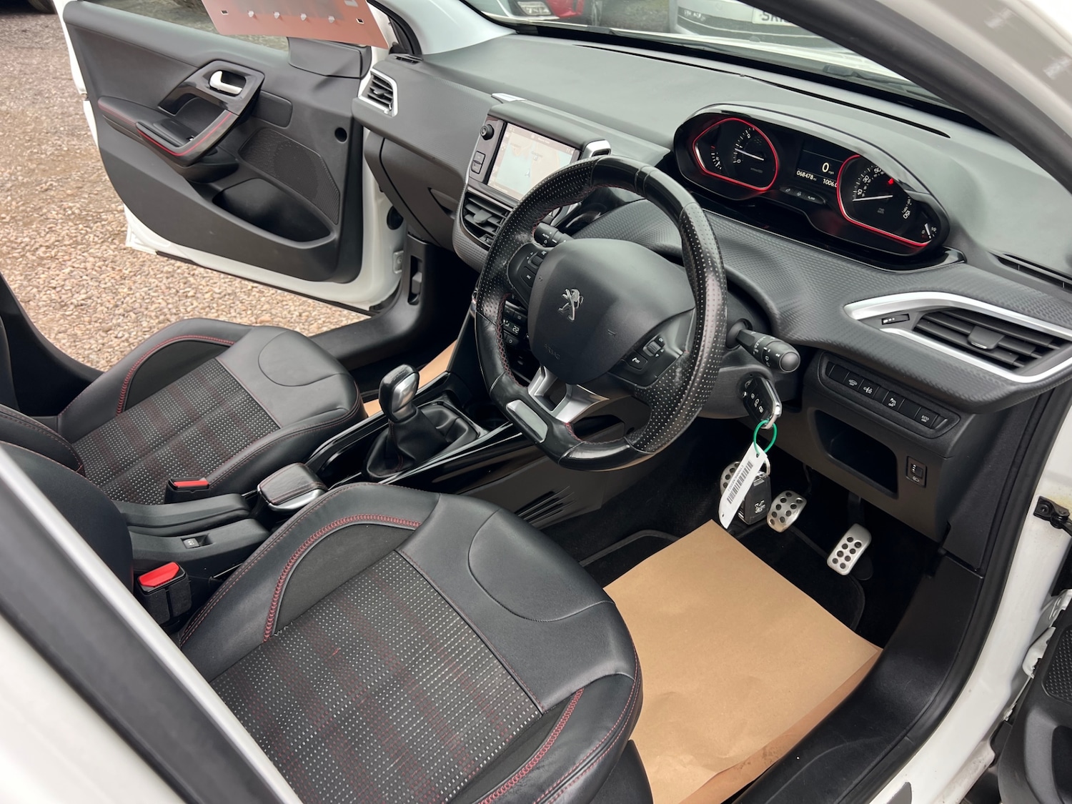 Used Peugeot 2008 2016 for sale - 76309712: Photo 10