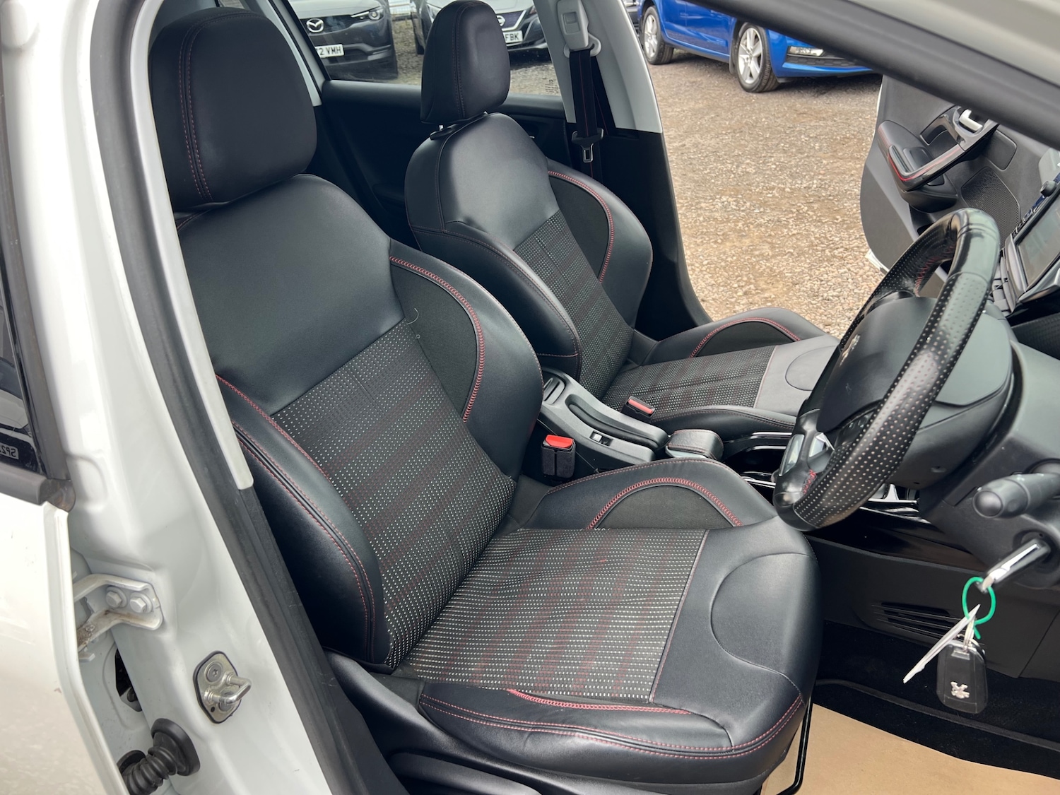 Used Peugeot 2008 2016 for sale - 76309712: Photo 12