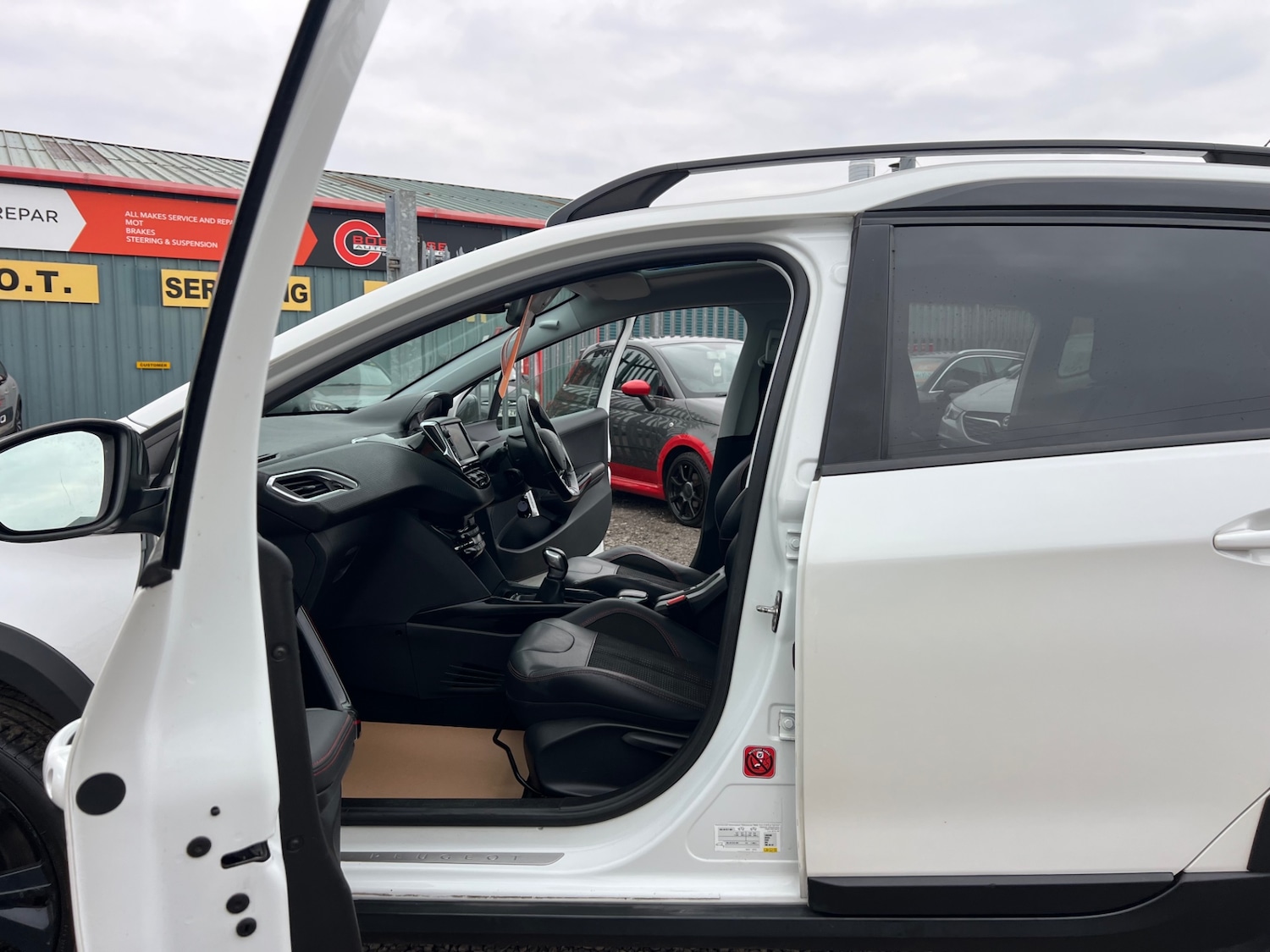 Used Peugeot 2008 2016 for sale - 76309712: Photo 16