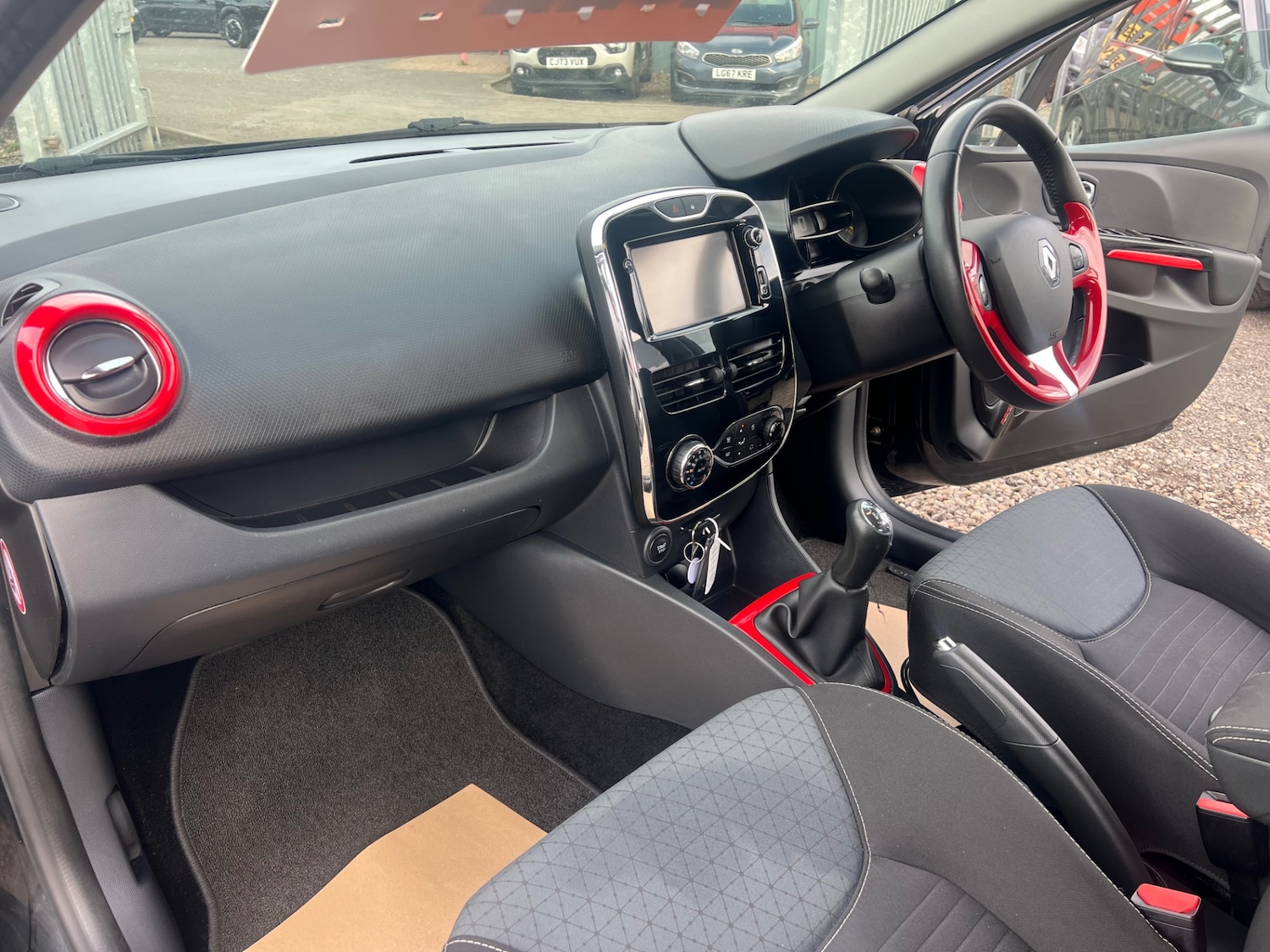 Used Renault Clio 2013 for sale - 76229135: Photo 15