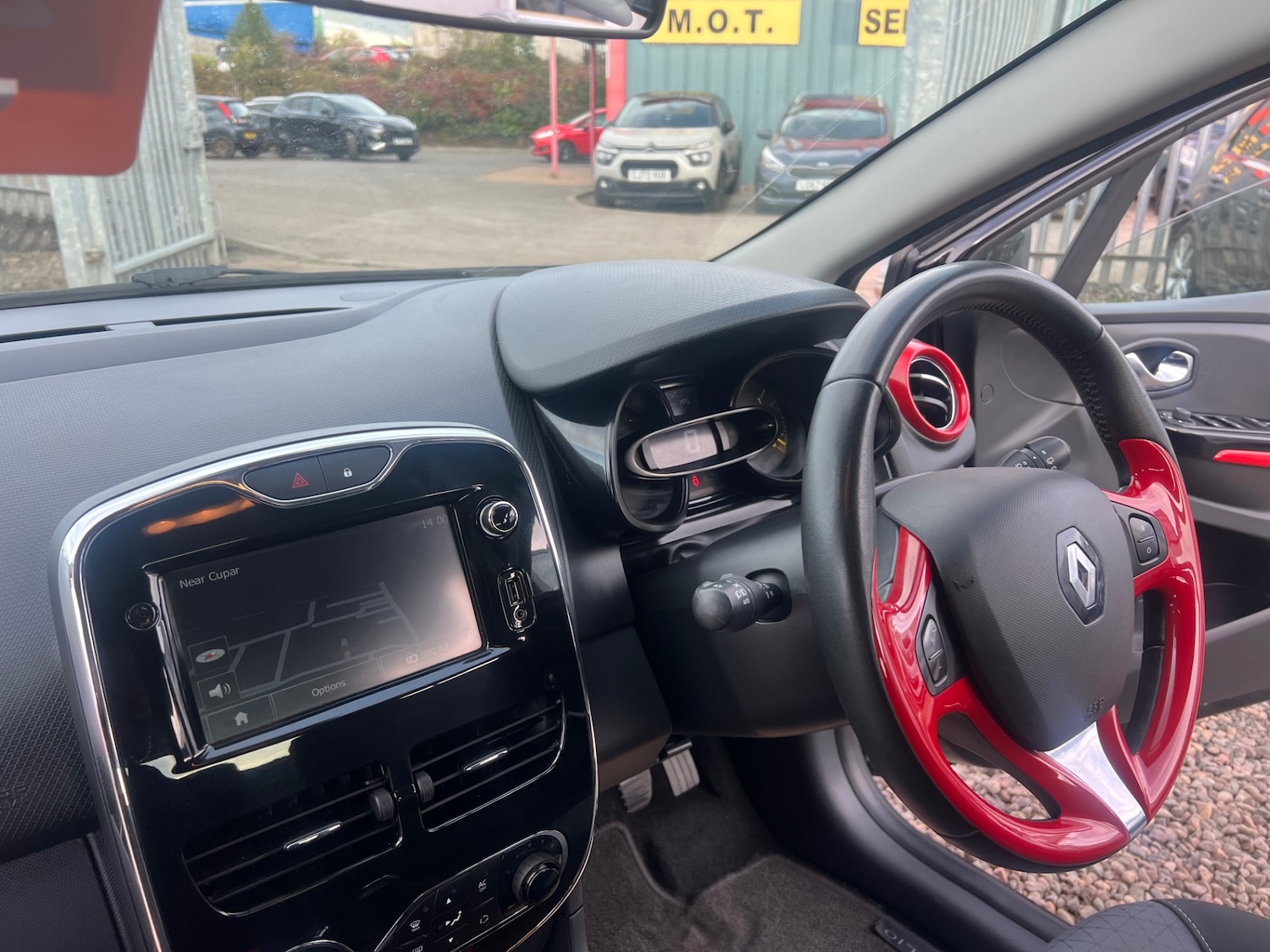 Used Renault Clio 2013 for sale - 76229135: Photo 16