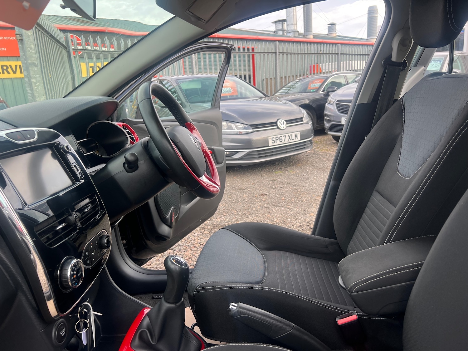 Used Renault Clio 2013 for sale - 76229135: Photo 17