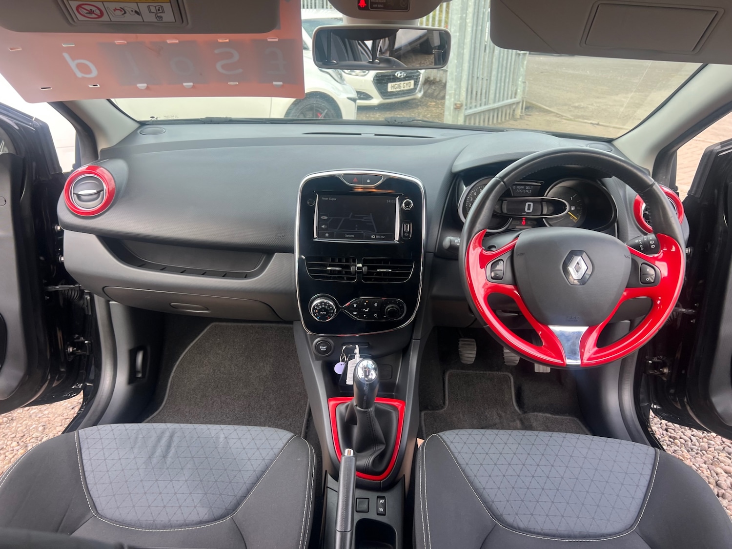 Used Renault Clio 2013 for sale - 76229135: Photo 19