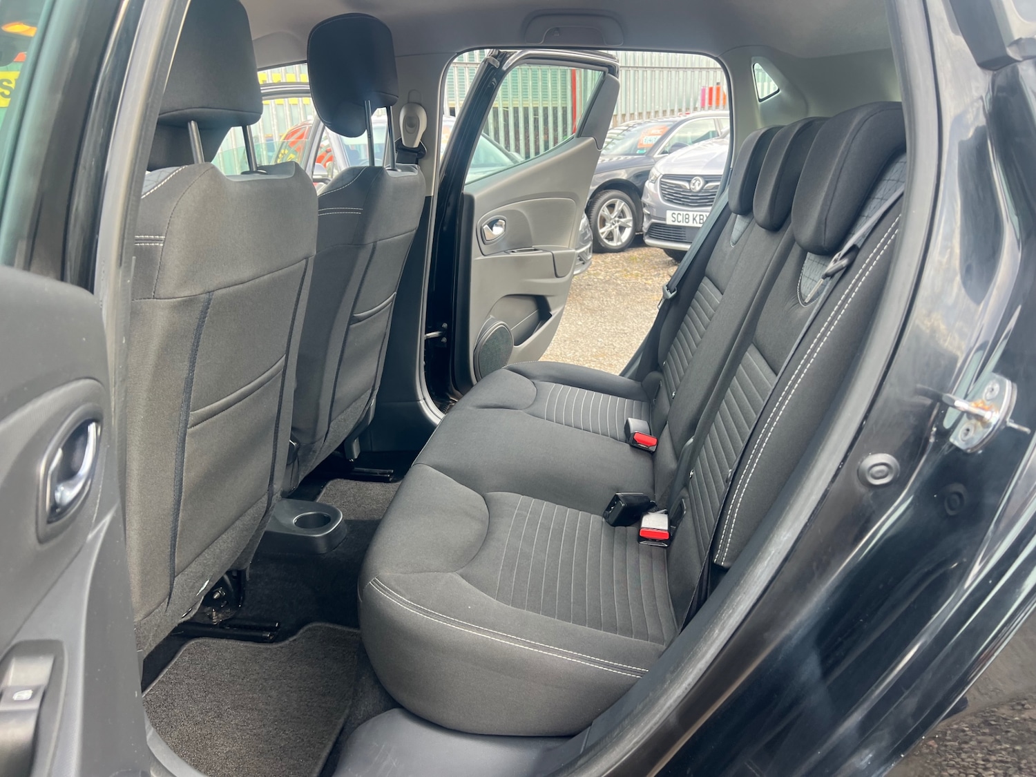 Used Renault Clio 2013 for sale - 76229135: Photo 21