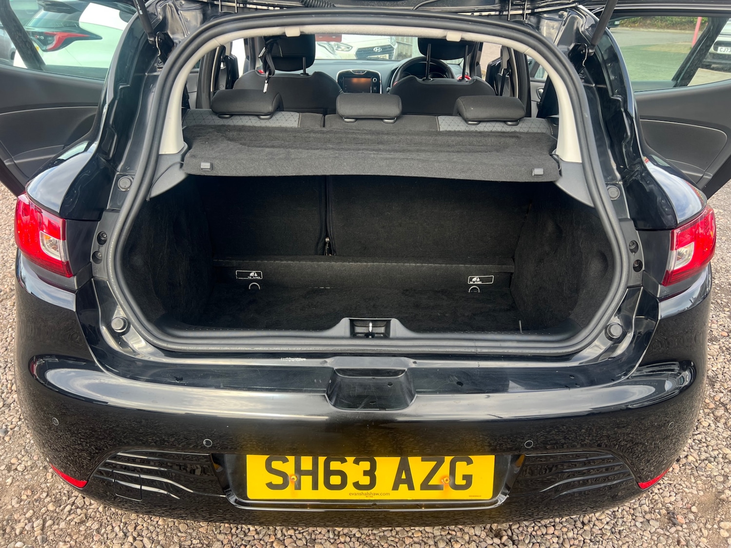 Used Renault Clio 2013 for sale - 76229135: Photo 24