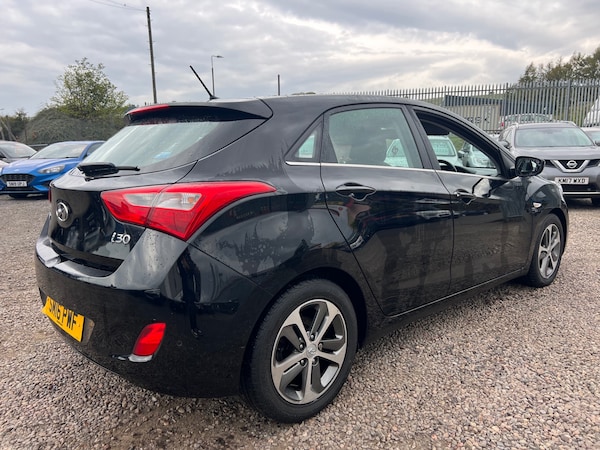 Used Hyundai i30 2016 for sale - 76096097: Photo 2