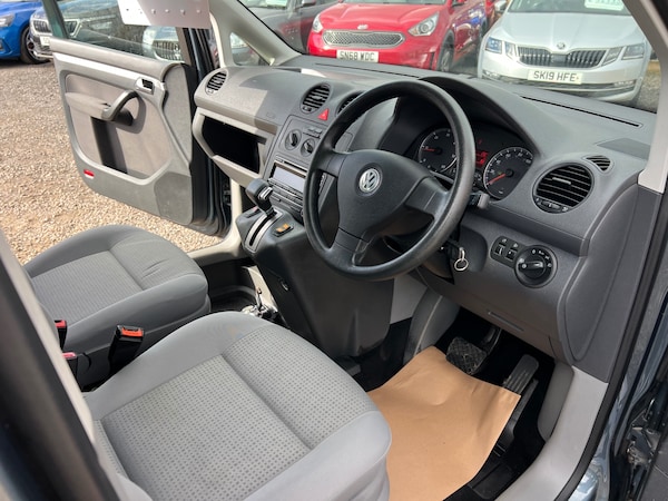 Used Volkswagen Caddy Maxi Life 2010 for sale - 76086209: Photo 10