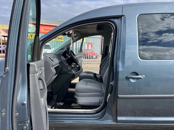 Used Volkswagen Caddy Maxi Life 2010 for sale - 76086209: Photo 14