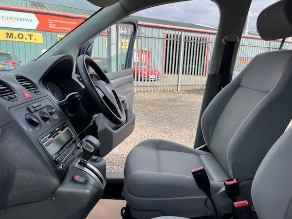 Used Volkswagen Caddy Maxi Life 2010 for sale - 76086209: Photo 17