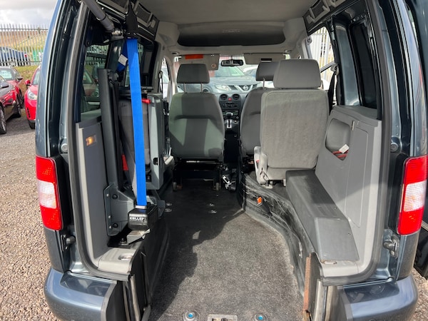 Used Volkswagen Caddy Maxi Life 2010 for sale - 76086209: Photo 24