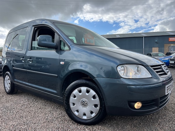 Used Volkswagen Caddy Maxi Life 2010 for sale - 76086209: Photo 3