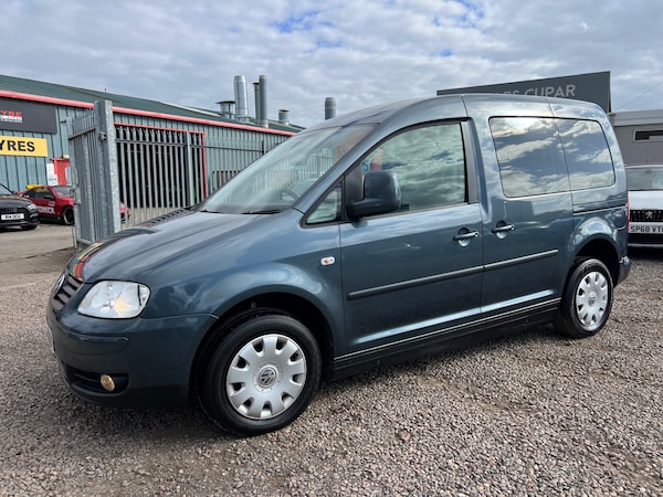 Used Volkswagen Caddy Maxi Life 2010 for sale - 76086209: Photo 6