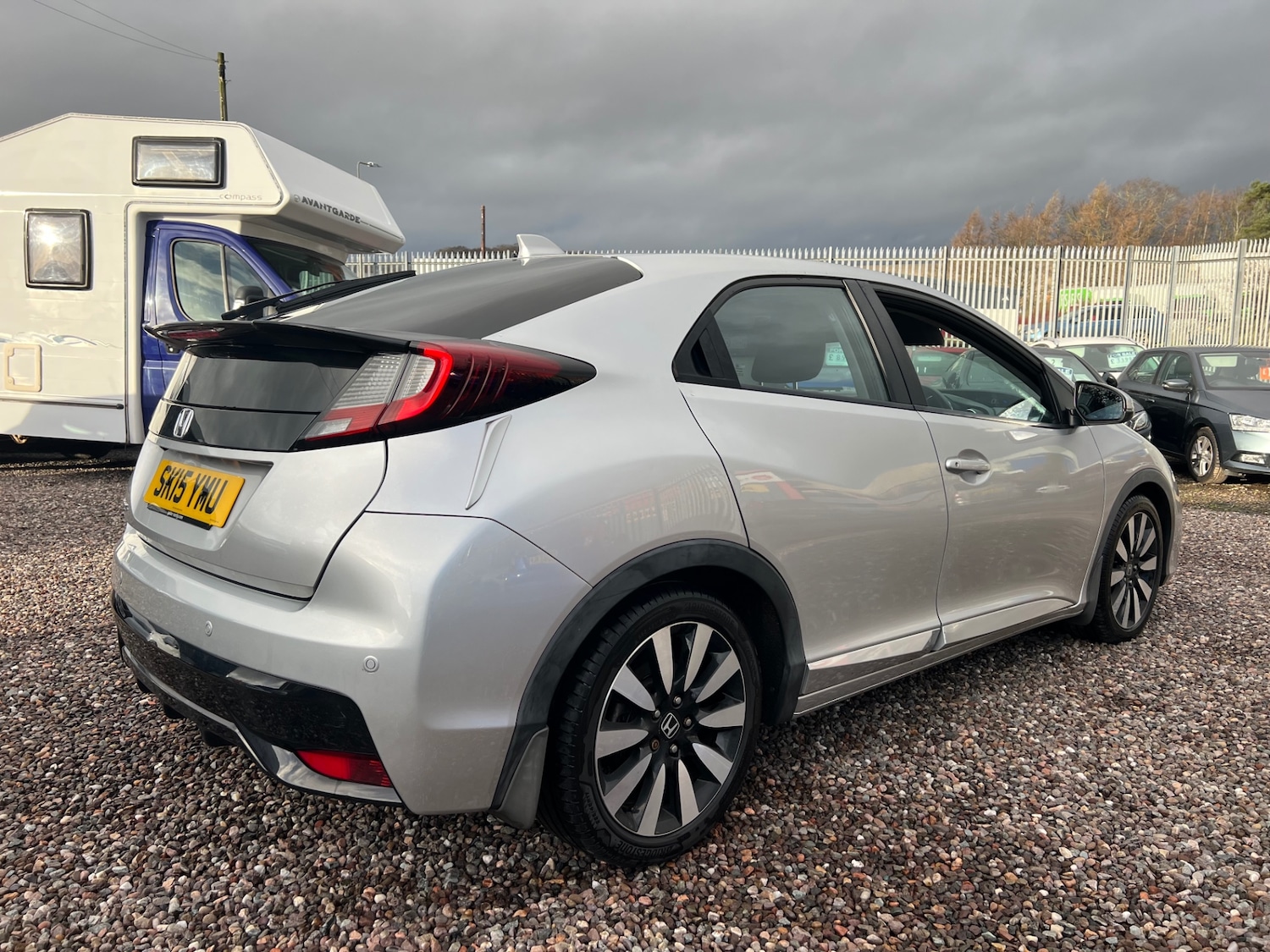 Used Honda Civic 2015 for sale - 77010190: Photo 2