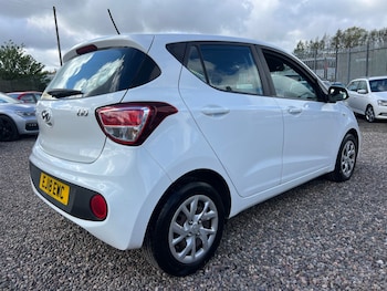 Used Hyundai i10 2018 for sale - 78332910: Photo