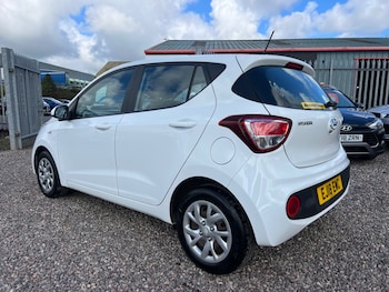 Used Hyundai i10 2018 for sale - 78332910: Photo