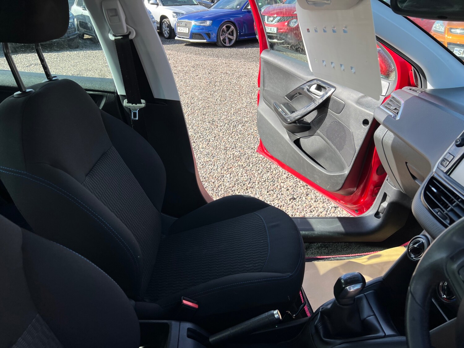 Used Peugeot 208 2018 for sale - 78027864: Photo 13