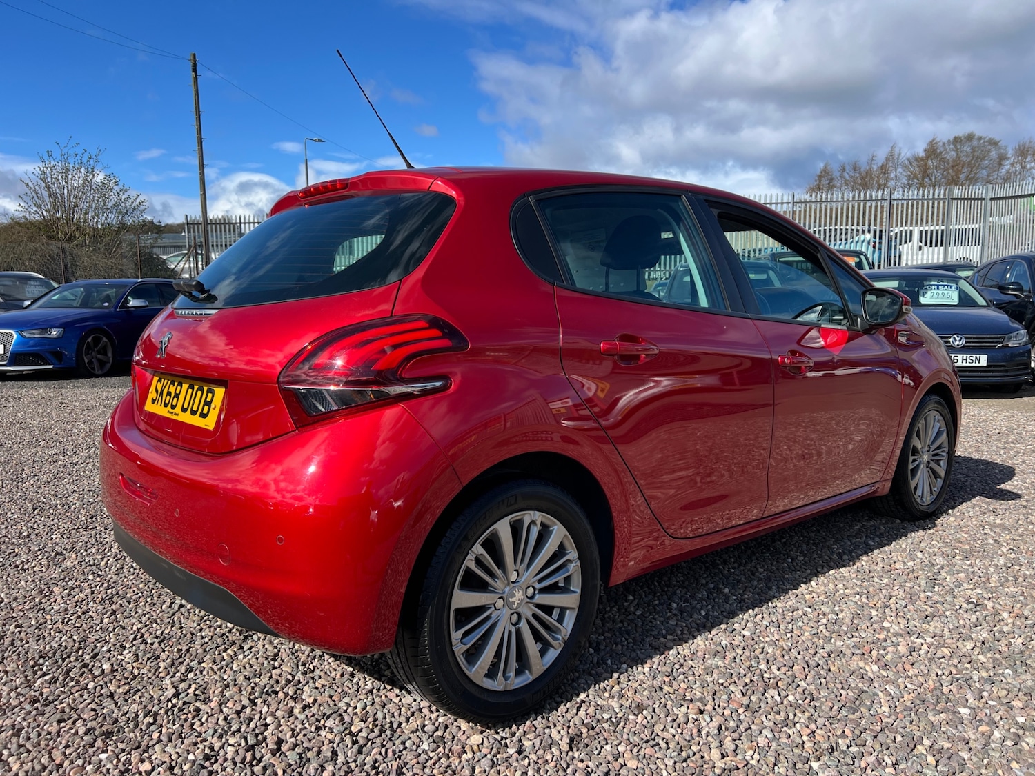 Used Peugeot 208 2018 for sale - 78027864: Photo 2
