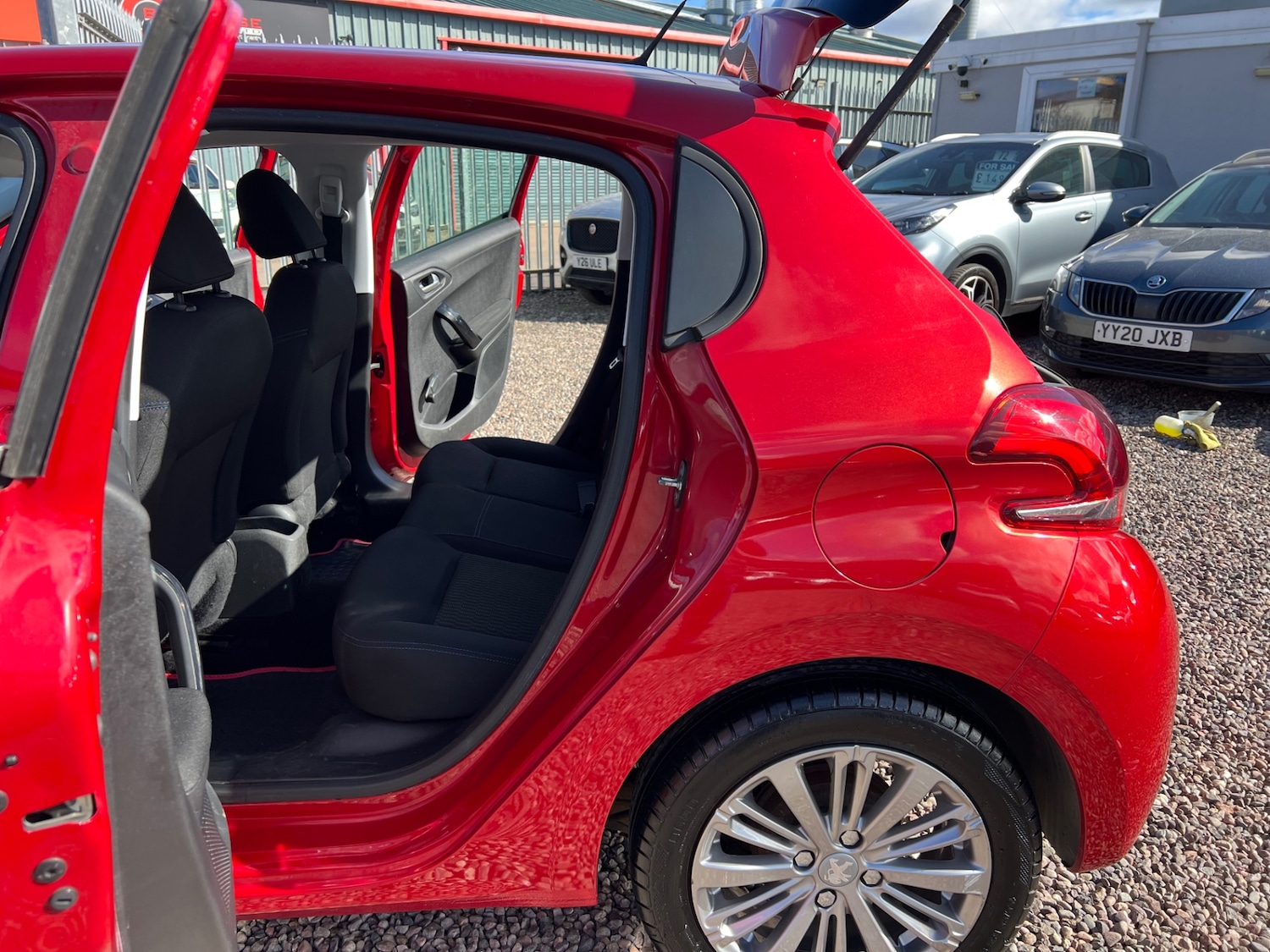 Used Peugeot 208 2018 for sale - 78027864: Photo 20