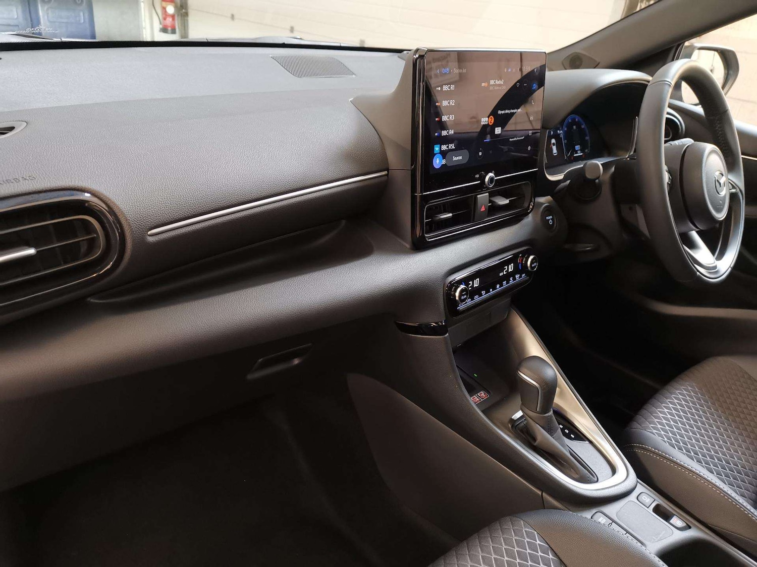 Used Mazda Mazda2 HYBRID 2025 for sale - 76514652: Photo 16