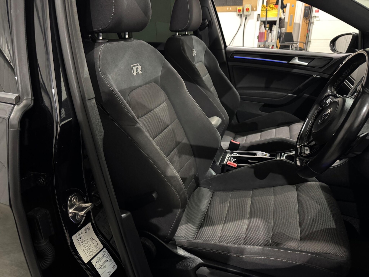 Used Volkswagen Golf 2019 for sale - 77942350: Photo 10