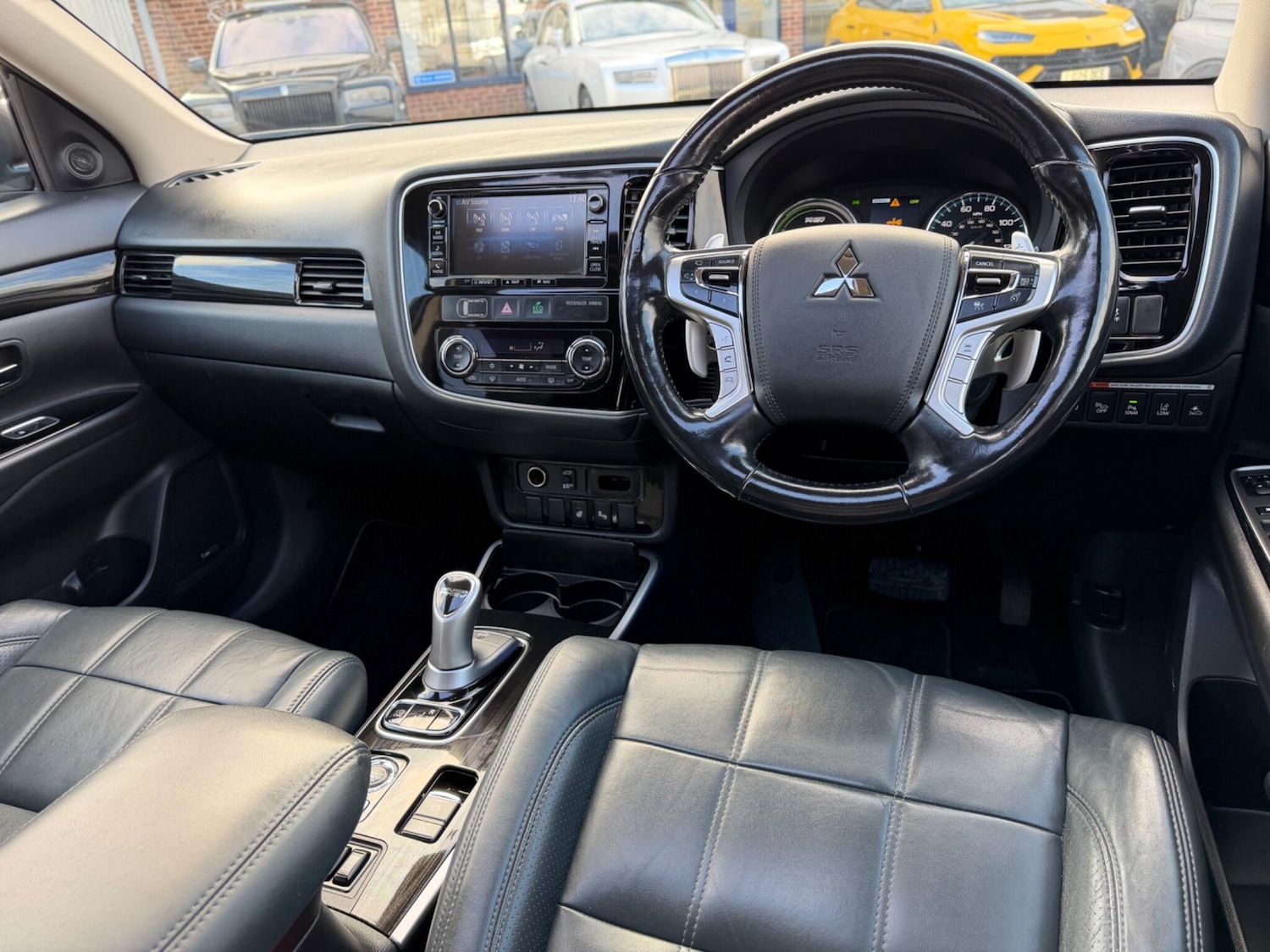 Used Mitsubishi Outlander 2017 for sale - 78002019: Photo 2