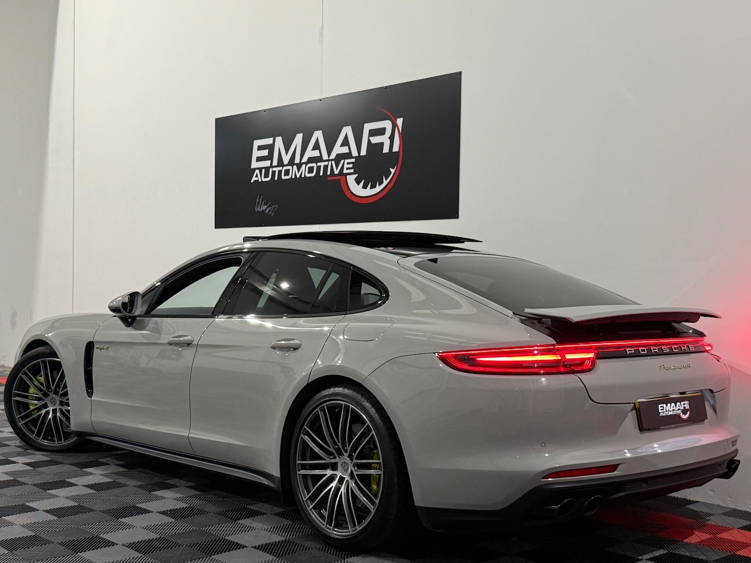 Used Porsche Panamera for sale - 77942320: Photo 2