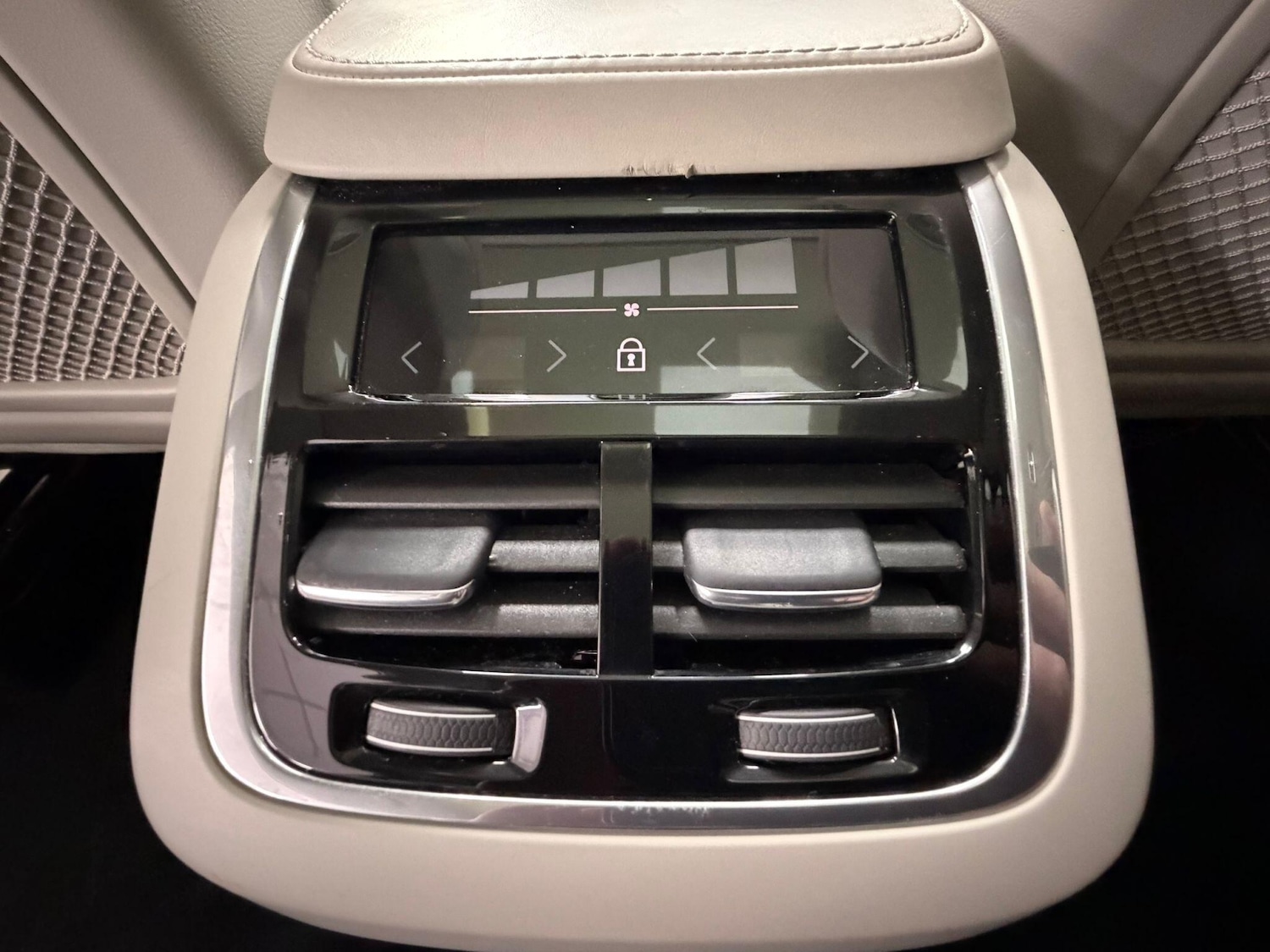 Used Volvo XC90 2018 for sale - 77762493: Photo 24