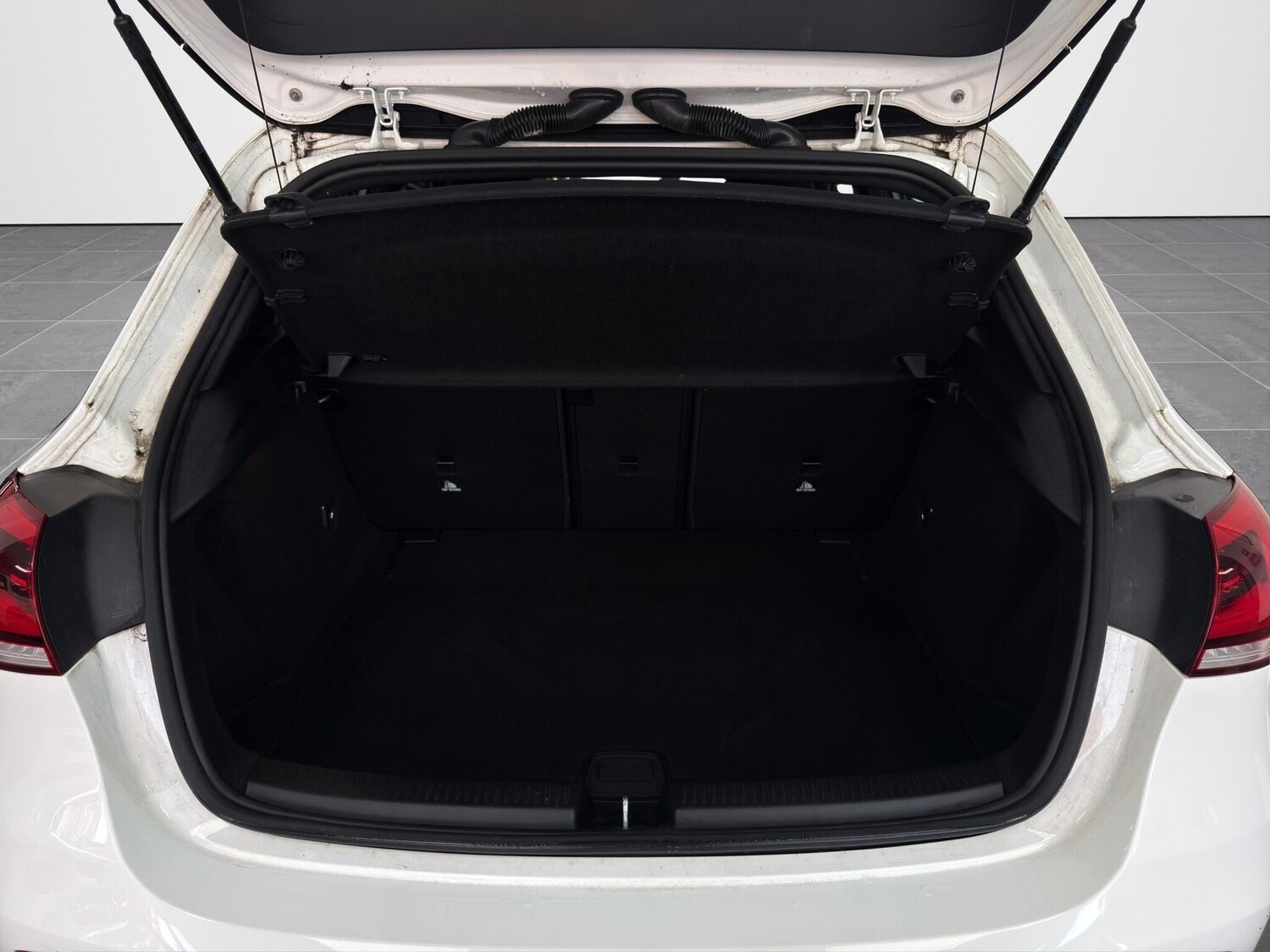 Used Mercedes-Benz A-Class 2019 for sale - 77966331: Photo 7