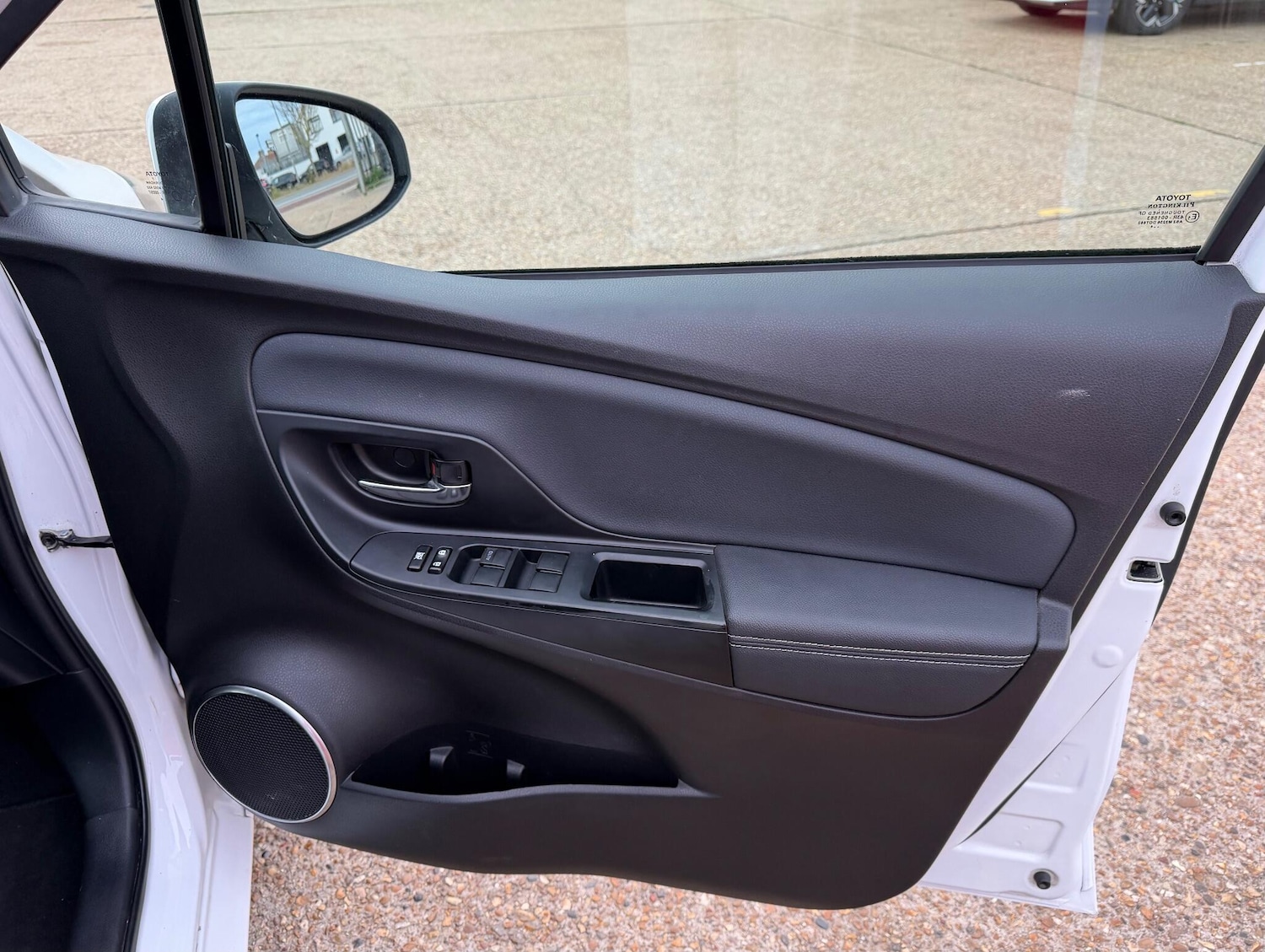 Used Toyota Yaris 2014 for sale - 78001956: Photo 24