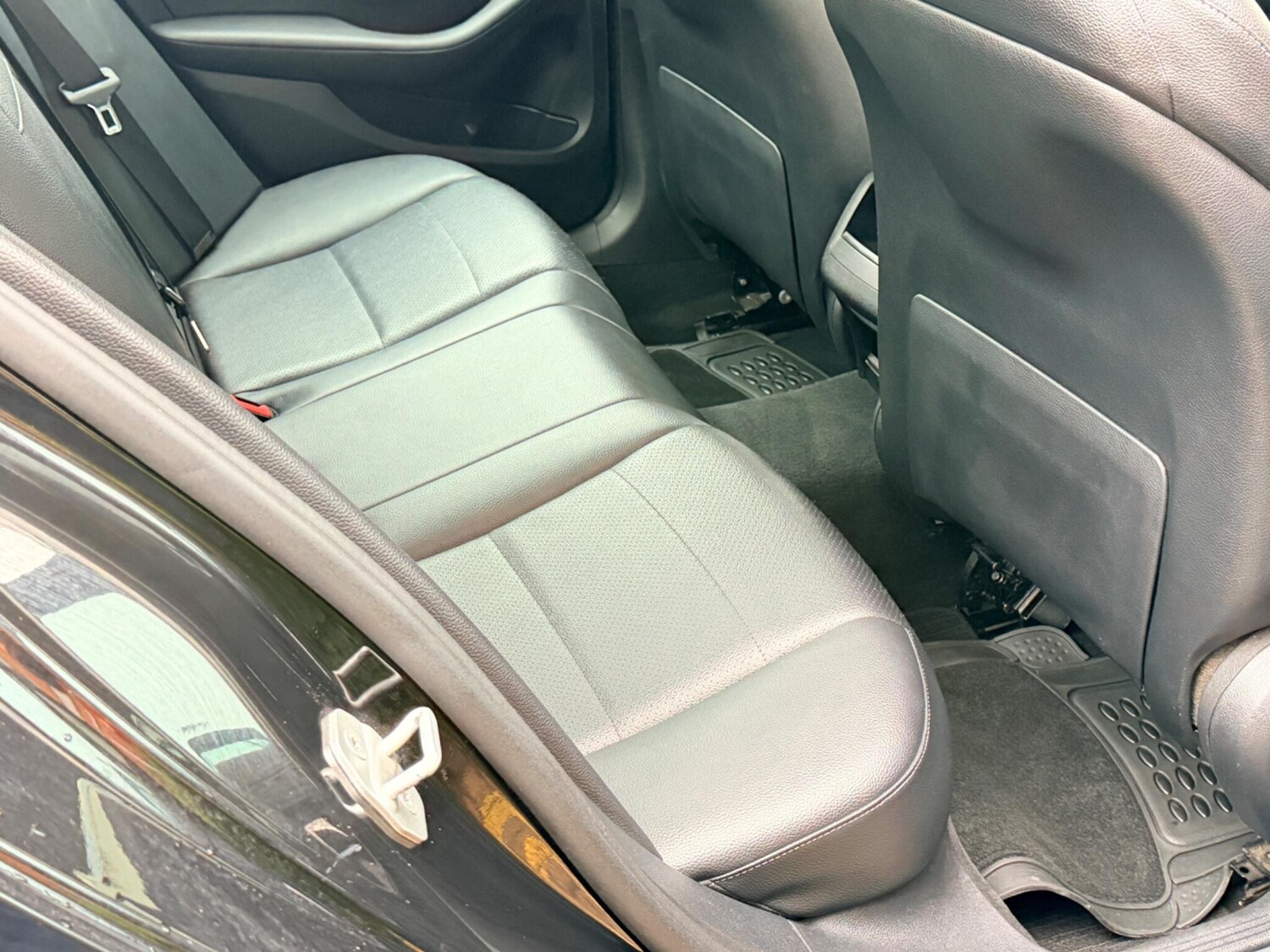 Used Mercedes-Benz C Class 2016 for sale - 78029259: Photo 18