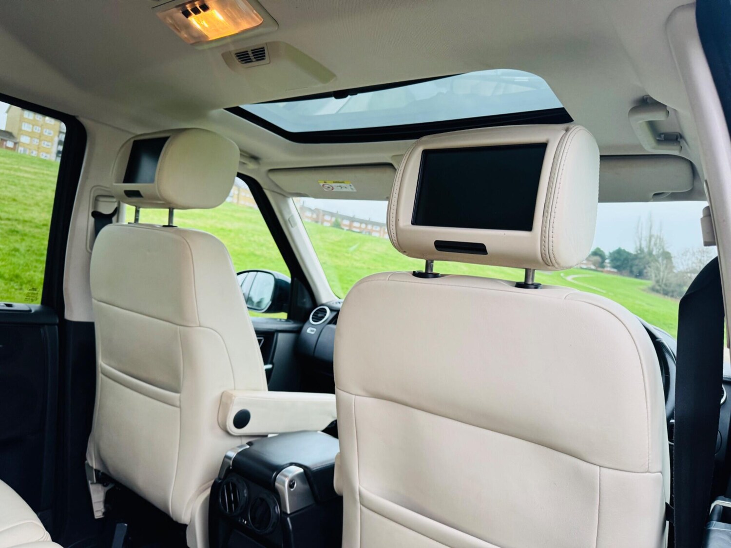 Used Land Rover Discovery 2014 for sale - 77927941: Photo 24