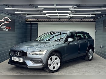 Used Volvo V60 2019 for sale - 78591076: Photo