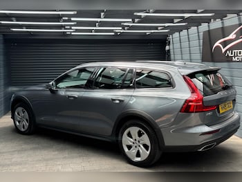 Used Volvo V60 2019 for sale - 78591076: Photo