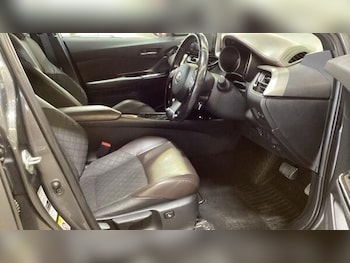 Used Toyota C-HR 2017 for sale - 78377872: Photo