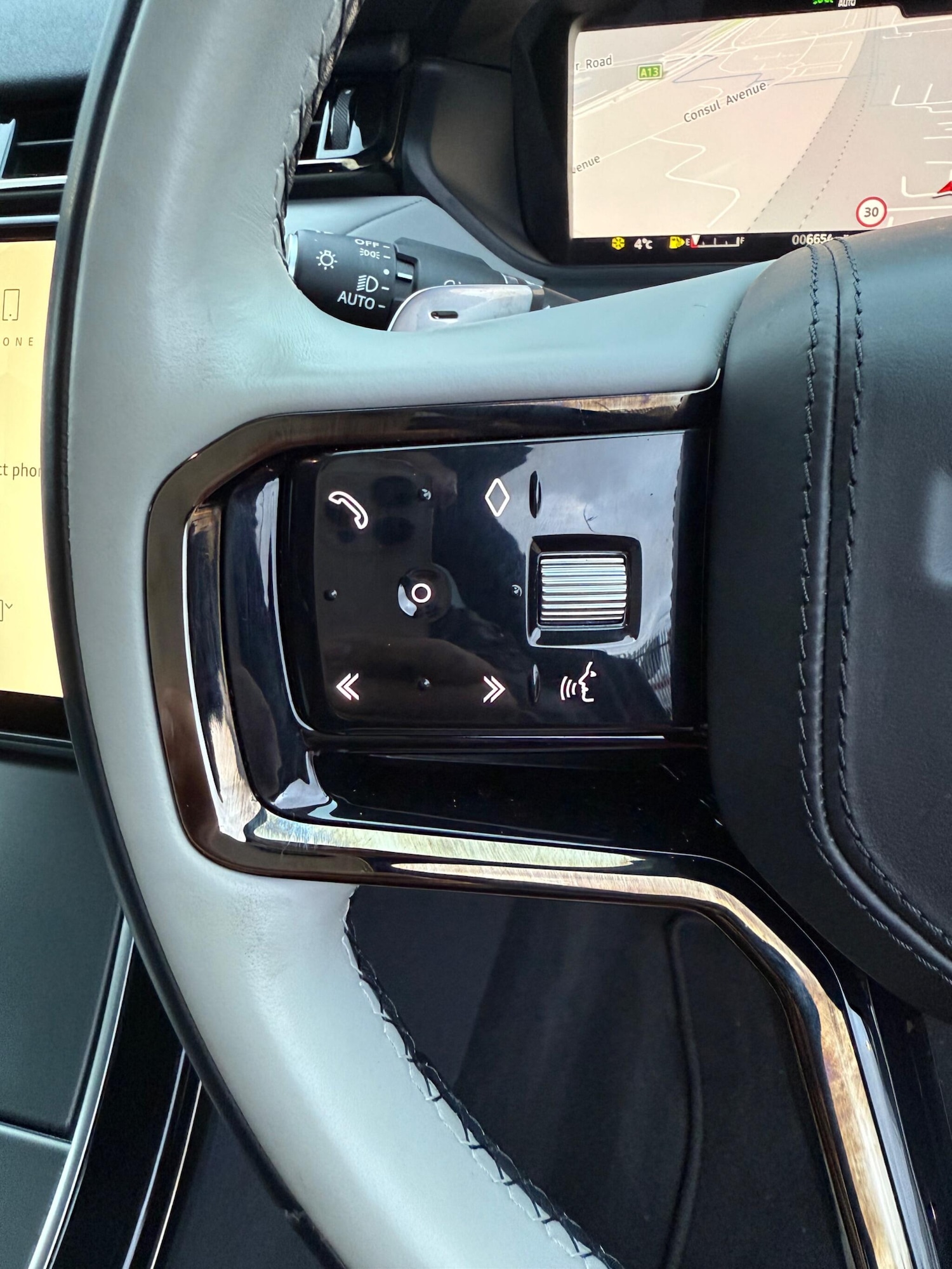 Used Land Rover Range Rover Velar 2023 for sale - 78002008: Photo 13