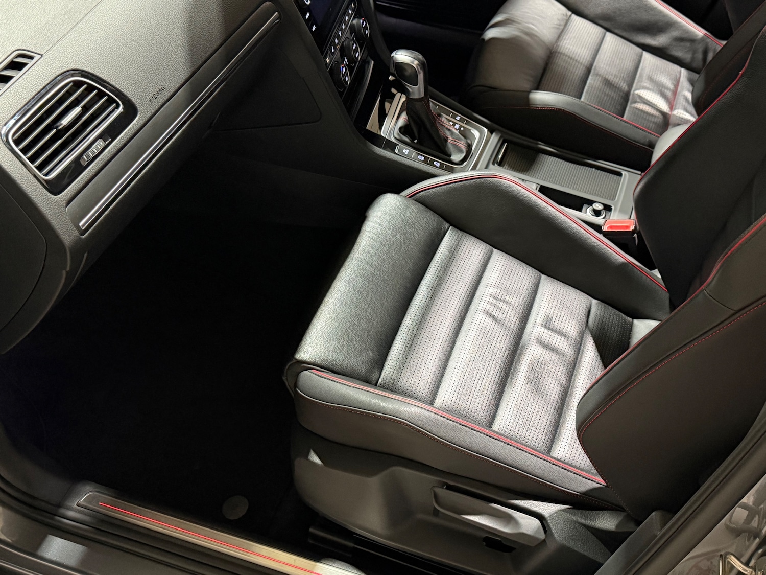 Used Volkswagen Golf 2019 for sale - 77826973: Photo 13