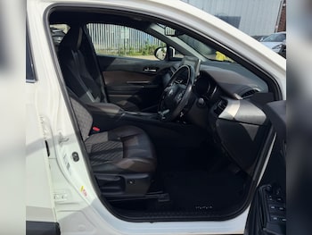 Used Toyota C-HR 2018 for sale - 78880601: Photo