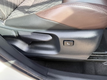 Used Toyota C-HR 2018 for sale - 78880601: Photo