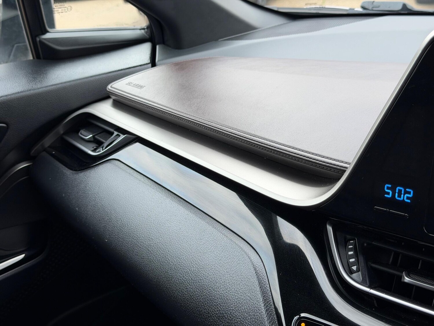 Used Toyota C-HR 2017 for sale - 78107178: Photo 25