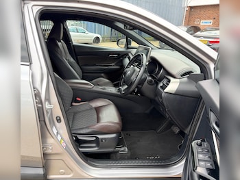 Used Toyota C-HR 2017 for sale - 78107178: Photo