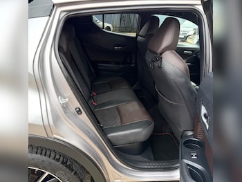 Used Toyota C-HR 2017 for sale - 78107178: Photo