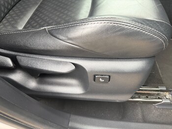 Used Toyota C-HR 2017 for sale - 78264090: Photo