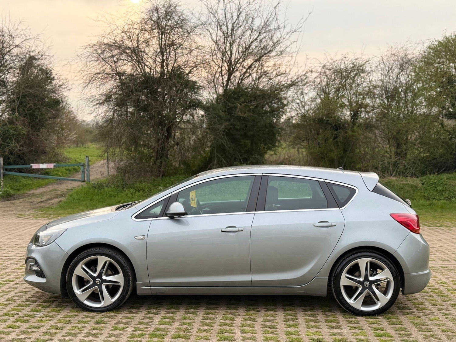 Used Vauxhall Astra 2015 for sale - 78029183: Photo 8