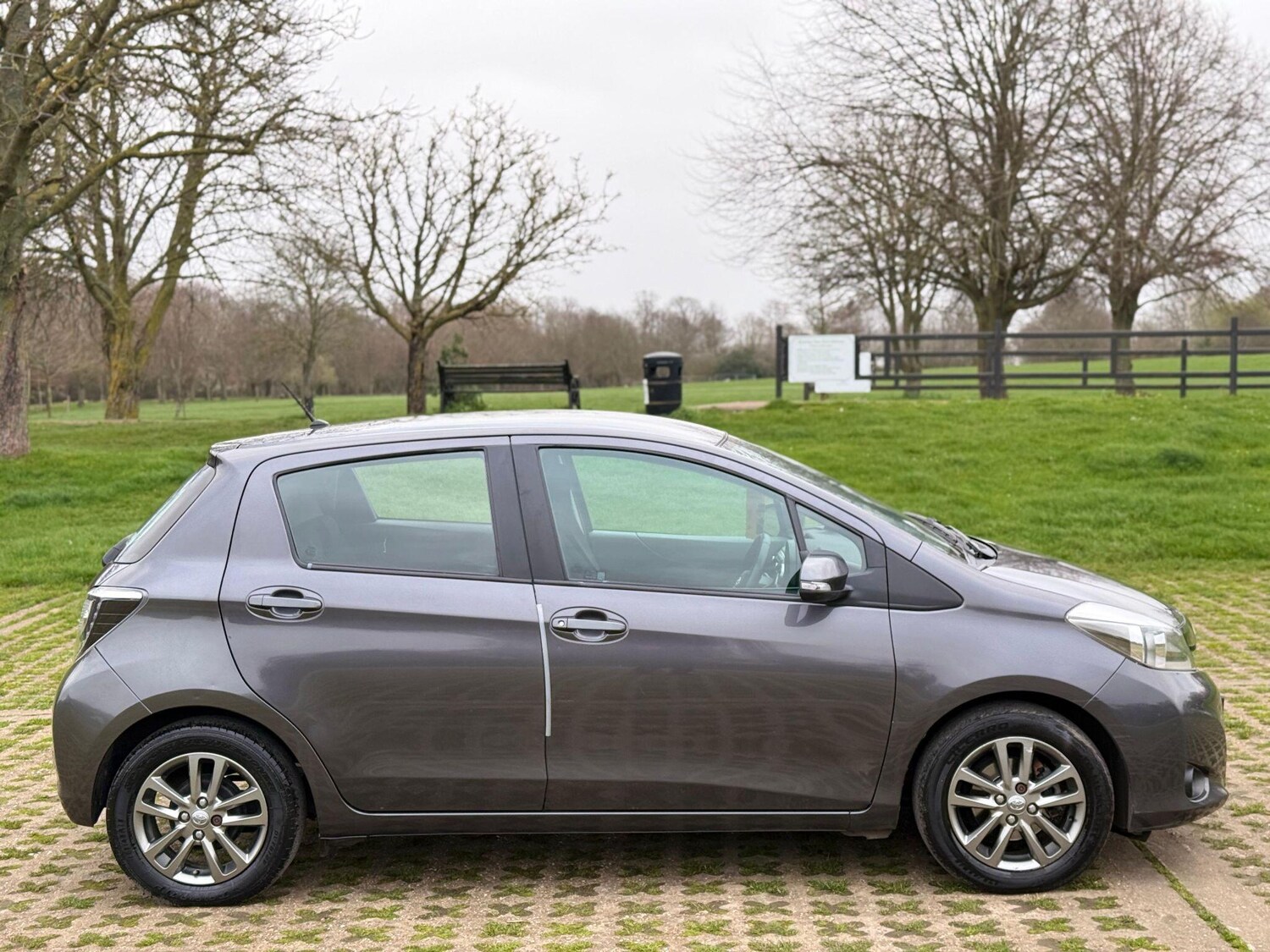 Used Toyota Yaris 2014 for sale - 78029179: Photo 24